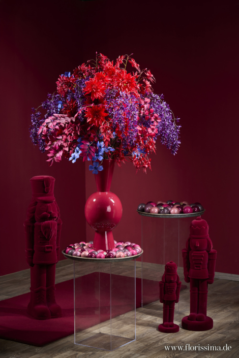 FLO_HW25_AMBI_RED-GLOW_10